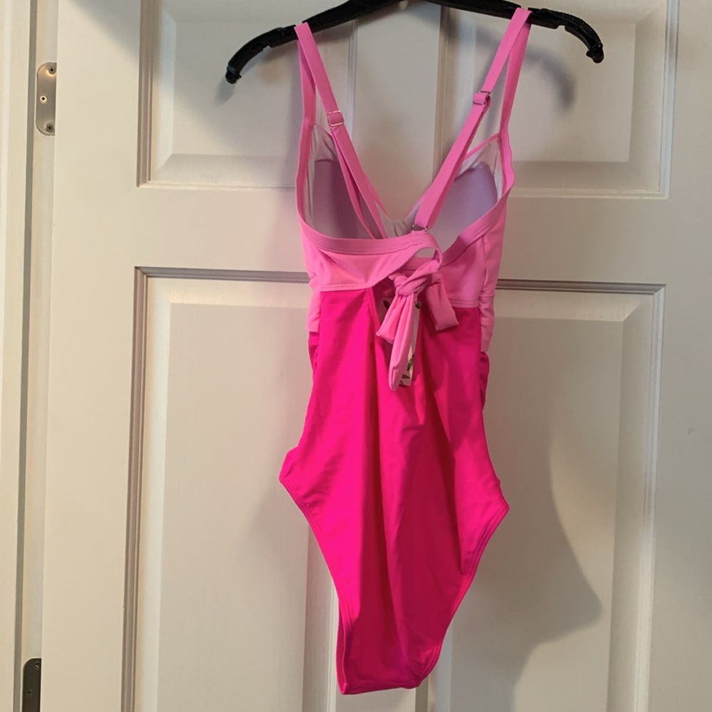 Swimsuit One Piece Colorblock - Picture 2 of 8
